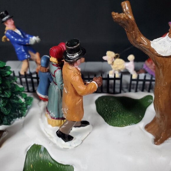 Lemax Paris Marcher Animated Christmas Village Scene Dog Walkers Display Only - Picture 12 of 16